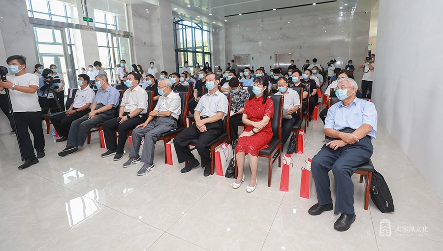 参加开幕式的重要领导与嘉宾